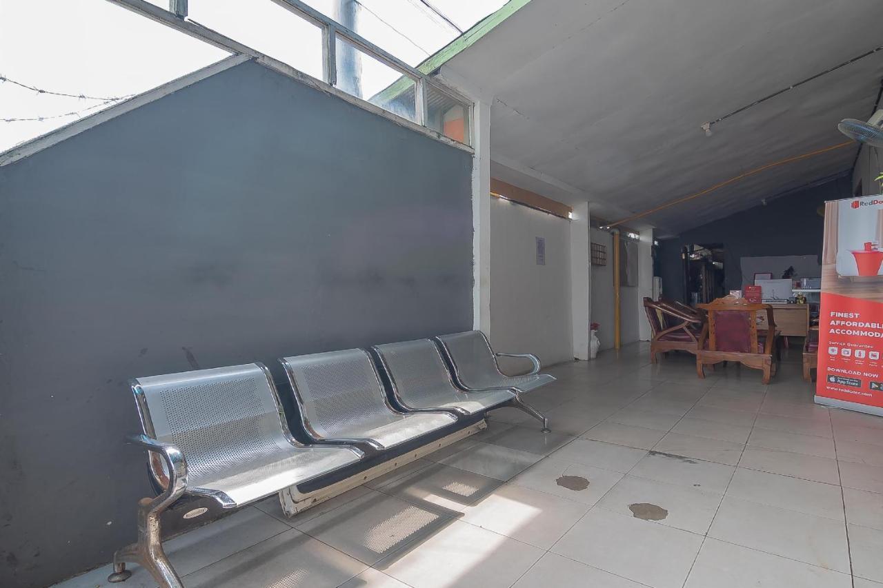 Hotel Reddoorz Syariah At Jalan Cilik Riwut Kapuas Kualakapuas Exterior foto
